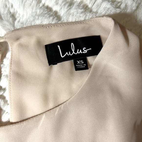 Pleated Sleeve Blouse - Picture 8 of 9